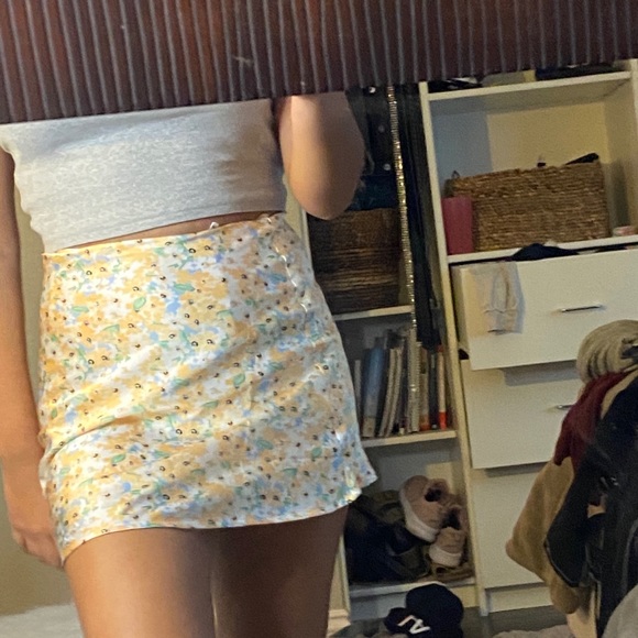 Princess Polly Fine lines mini skirt - Picture 3 of 4